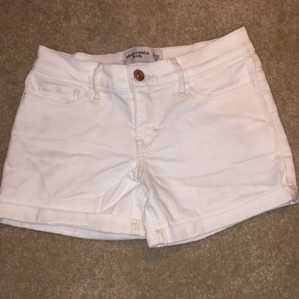 White Abercrombie shorts